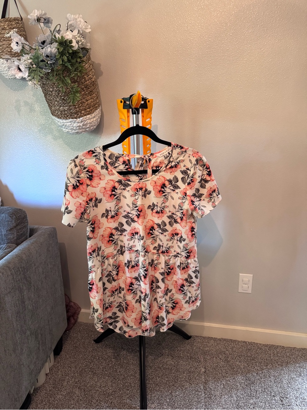 DownEast Pink Floral Peplum Blouse on Cream